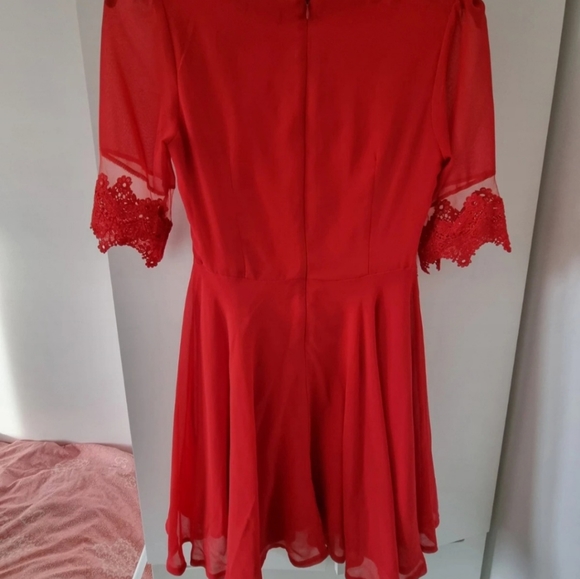 Red lace mini dress - Picture 2 of 3